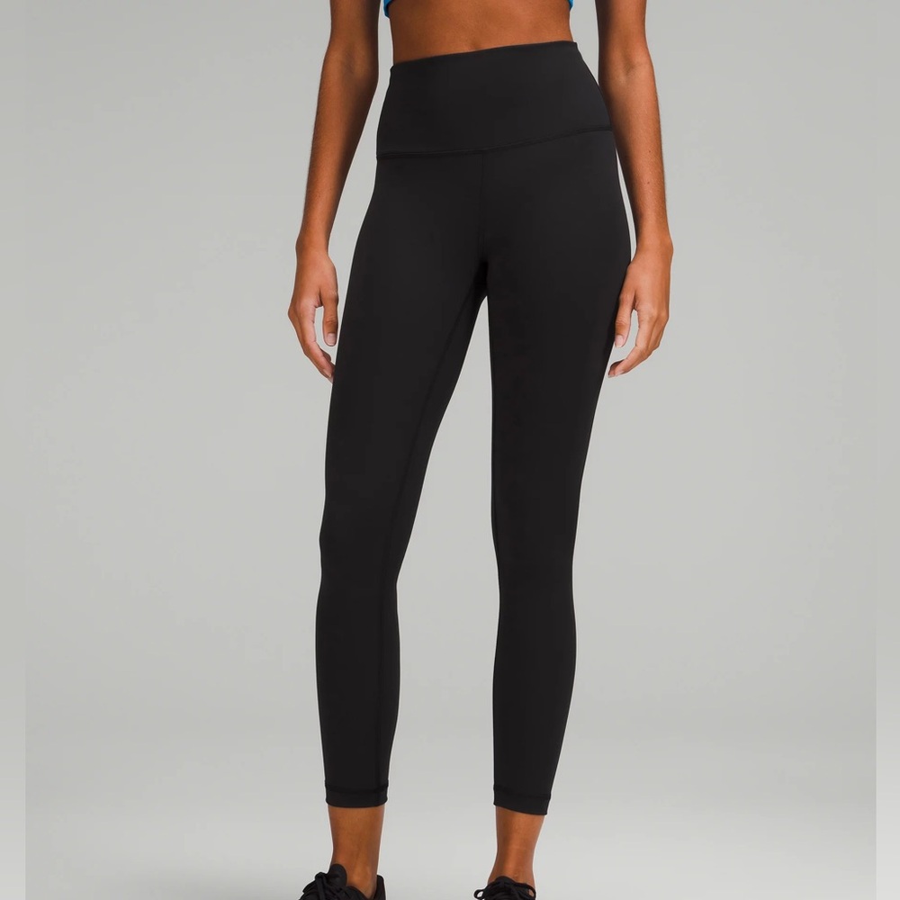 Lululemon Wundertrain High Rise with Pockets Sz. 8